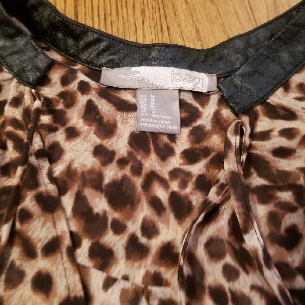 Forever21 leppert top - Picture 5 of 7